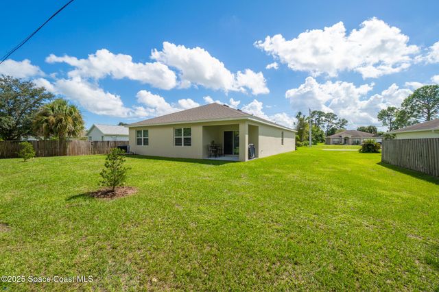 467 Americana Boulevard NW, Palm Bay, FL 32907