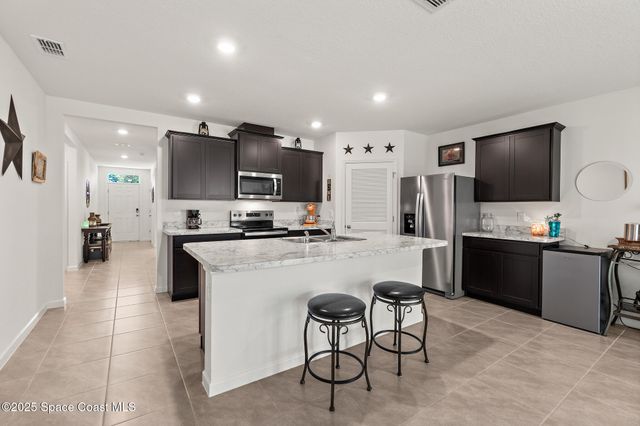 467 Americana Boulevard NW, Palm Bay, FL 32907