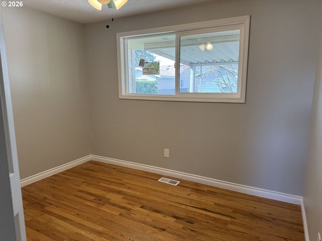 1845 SALLAL Rd, Woodburn, OR 97071