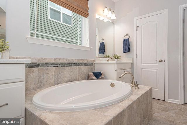 38607 LONGS CHAPEL LN, Millville, DE 19967