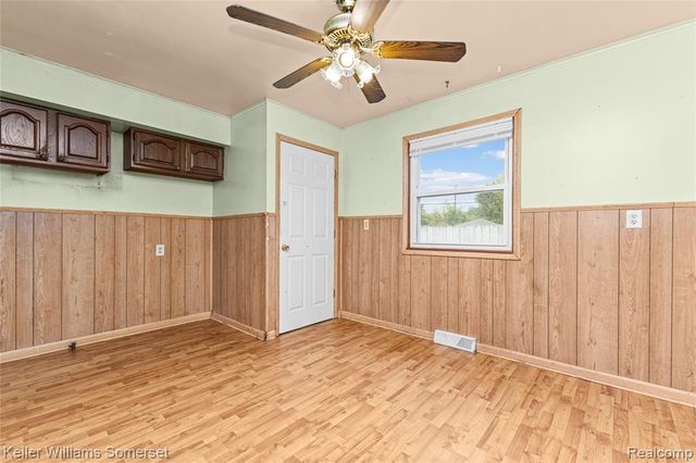 8733 Hupp Avenue, Warren, MI 48089