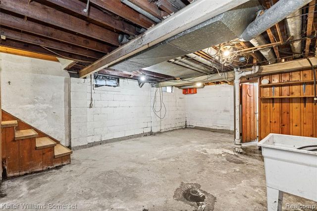 8733 Hupp Avenue, Warren, MI 48089