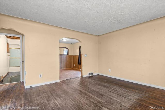 8733 Hupp Avenue, Warren, MI 48089