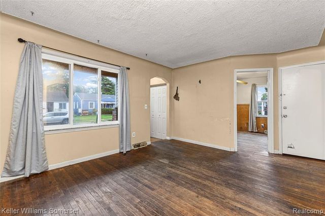 8733 Hupp Avenue, Warren, MI 48089