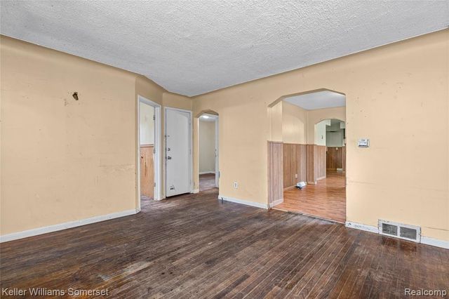8733 Hupp Avenue, Warren, MI 48089