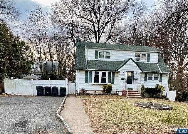 2 Van Valkenburgh Avenue, Bergenfield, NJ 07621