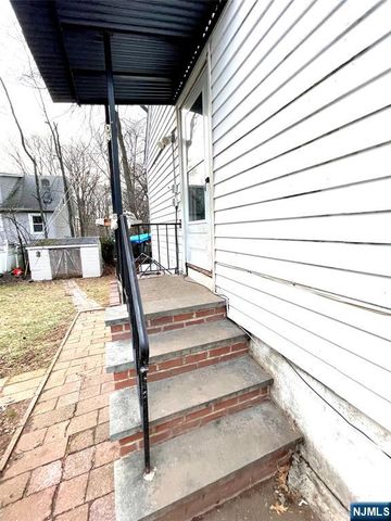 2 Van Valkenburgh Avenue, Bergenfield, NJ 07621