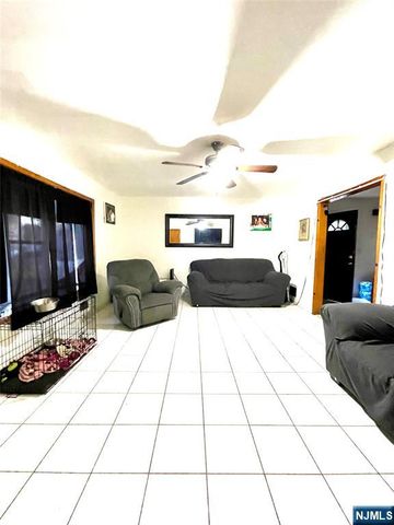 2 Van Valkenburgh Avenue, Bergenfield, NJ 07621