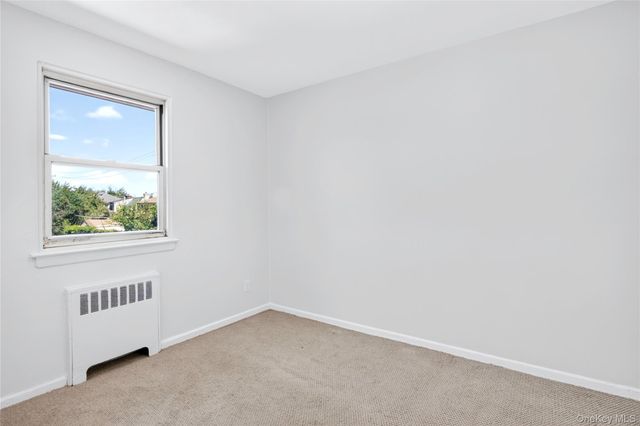 27003 82nd Avenue 2b, New Hyde Park, NY 11530