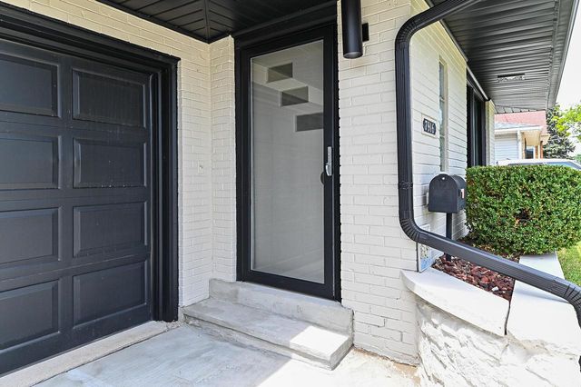7916 22nd AVENUE, Kenosha, WI 53143