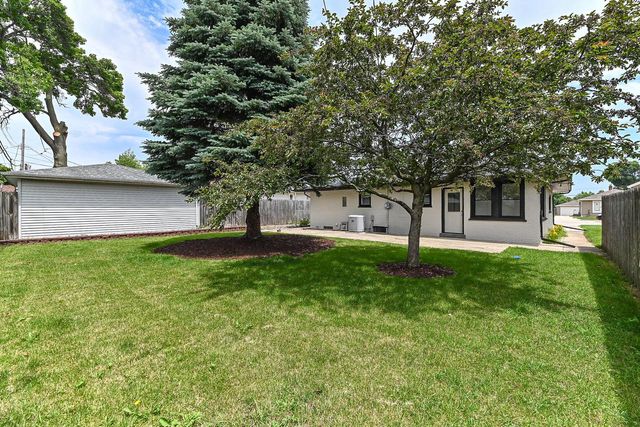 7916 22nd AVENUE, Kenosha, WI 53143