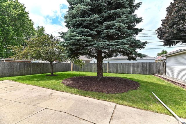 7916 22nd AVENUE, Kenosha, WI 53143