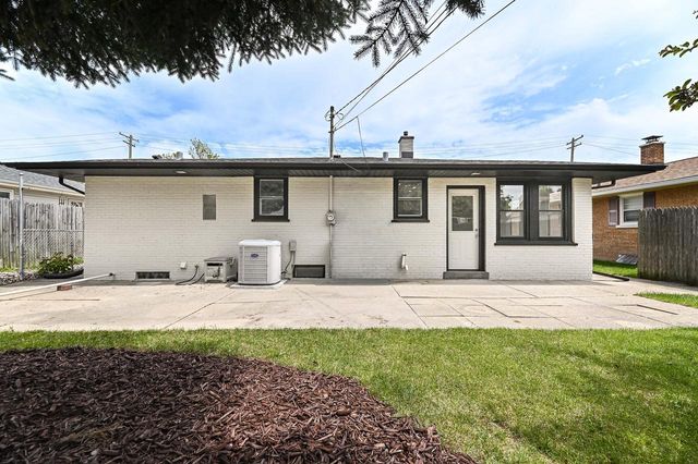 7916 22nd AVENUE, Kenosha, WI 53143