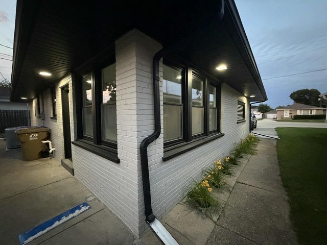 7916 22nd AVENUE, Kenosha, WI 53143