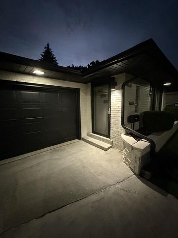 7916 22nd AVENUE, Kenosha, WI 53143