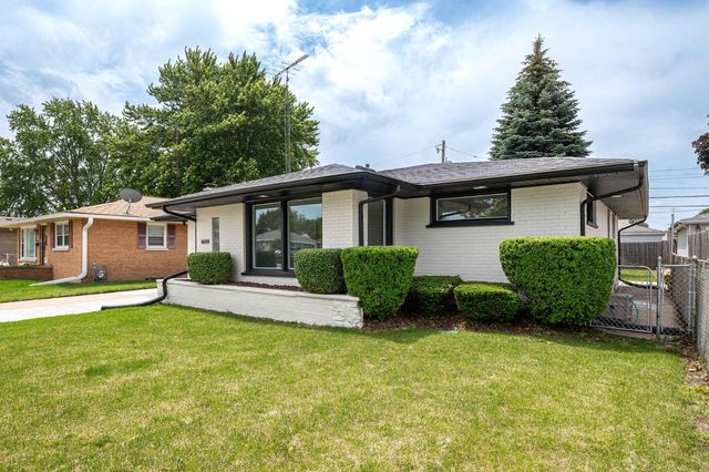 7916 22nd AVENUE, Kenosha, WI 53143