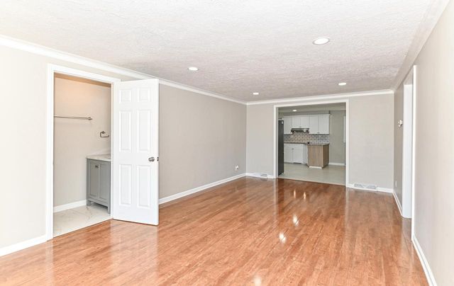 7916 22nd AVENUE, Kenosha, WI 53143