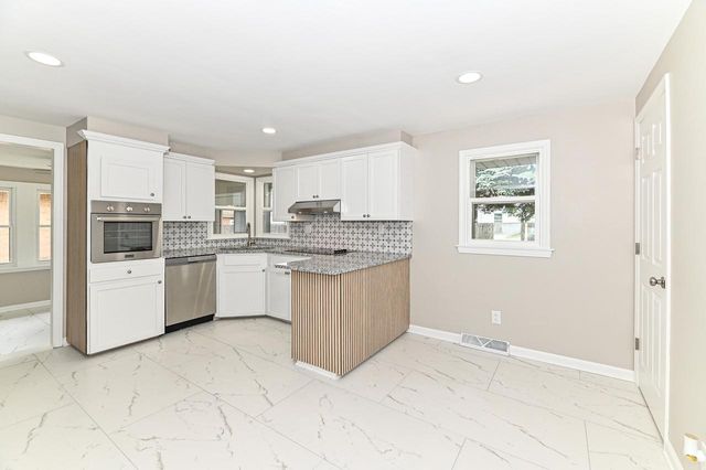 7916 22nd AVENUE, Kenosha, WI 53143