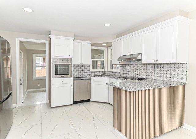 7916 22nd AVENUE, Kenosha, WI 53143