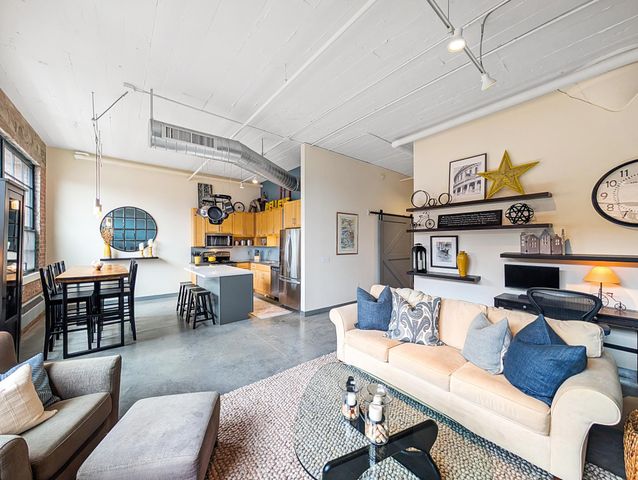 250 Park Avenue 614, Minneapolis, MN 55415
