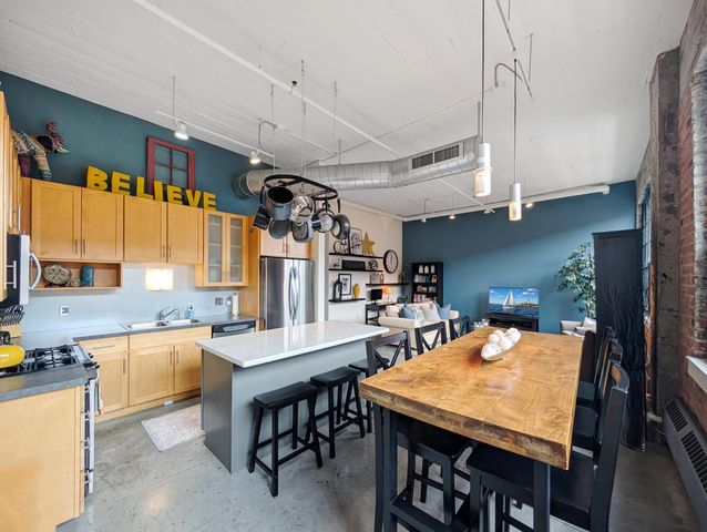250 Park Avenue 614, Minneapolis, MN 55415