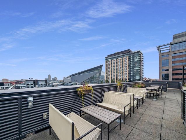 250 Park Avenue 614, Minneapolis, MN 55415