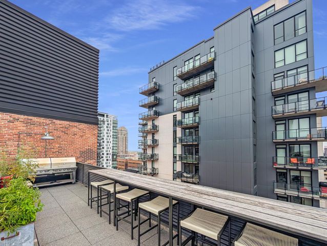 250 Park Avenue 614, Minneapolis, MN 55415
