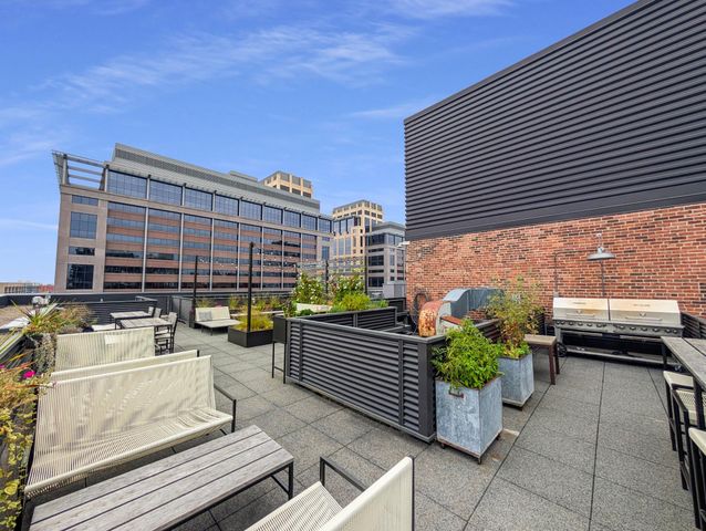 250 Park Avenue 614, Minneapolis, MN 55415