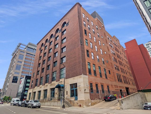 250 Park Avenue 614, Minneapolis, MN 55415