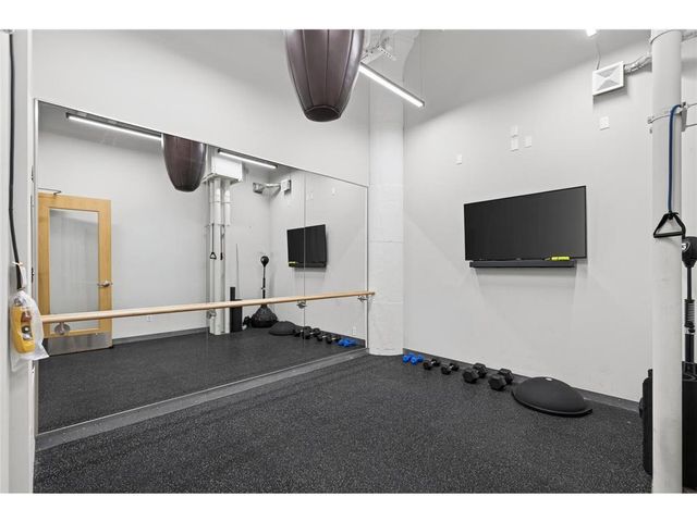 250 Park Avenue 614, Minneapolis, MN 55415