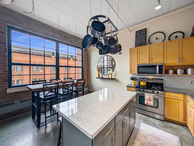250 Park Avenue 614, Minneapolis, MN 55415