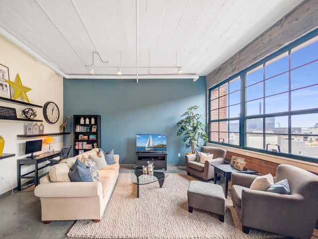 250 Park Avenue 614, Minneapolis, MN 55415