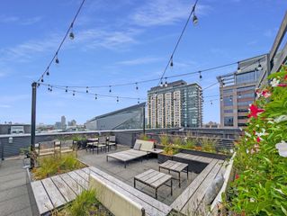 250 Park Avenue 614, Minneapolis, MN 55415