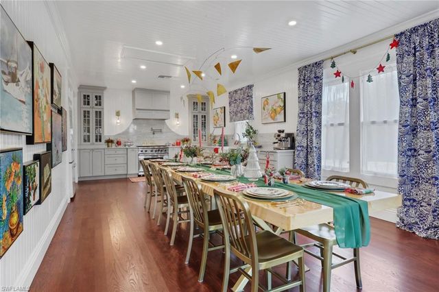 2582 1st ST, Fort Myers, FL 33901