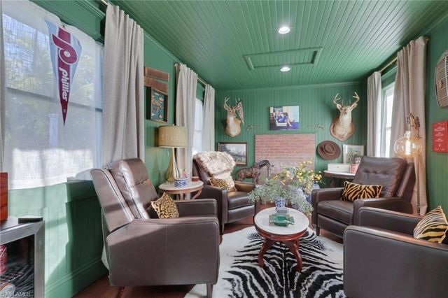 2582 1st ST, Fort Myers, FL 33901