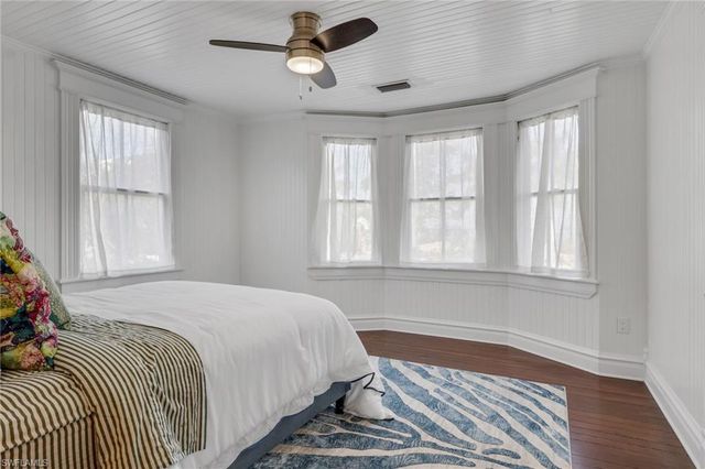 2582 1st ST, Fort Myers, FL 33901