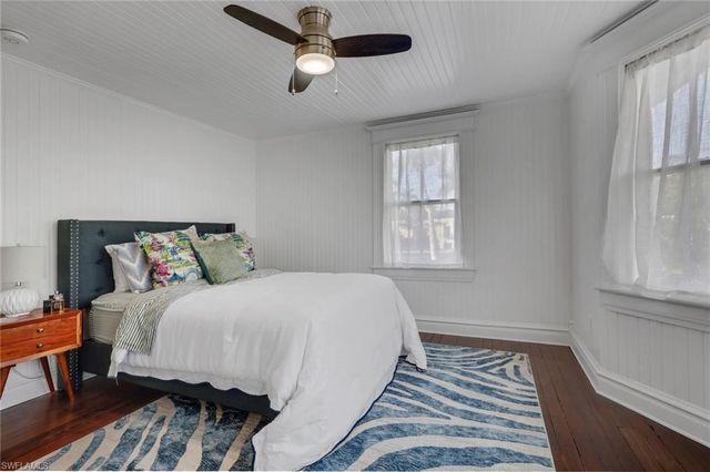 2582 1st ST, Fort Myers, FL 33901