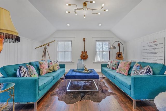 2582 1st ST, Fort Myers, FL 33901