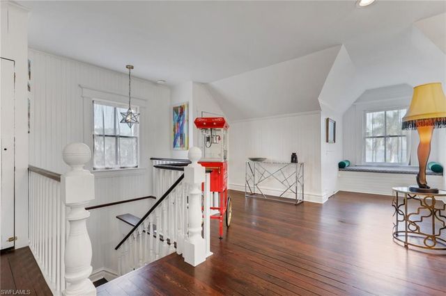 2582 1st ST, Fort Myers, FL 33901