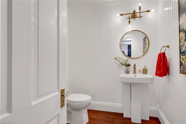 2582 1st ST, Fort Myers, FL 33901