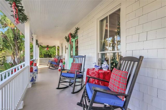 2582 1st ST, Fort Myers, FL 33901