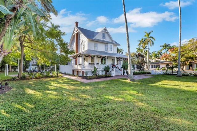 2582 1st ST, Fort Myers, FL 33901