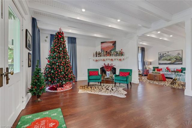 2582 1st ST, Fort Myers, FL 33901