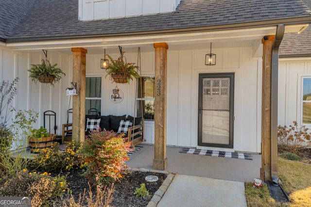 223 Maple Drive, Commerce, GA 30529