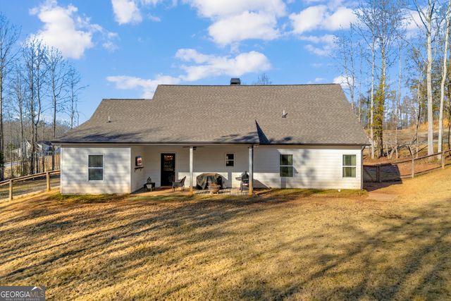 223 Maple Drive, Commerce, GA 30529