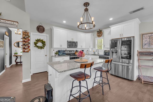 223 Maple Drive, Commerce, GA 30529