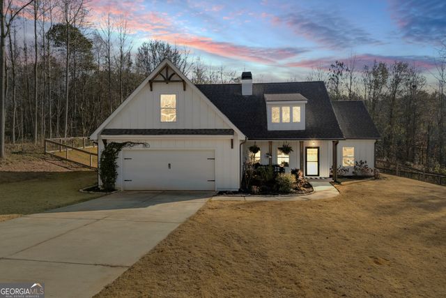 223 Maple Drive, Commerce, GA 30529