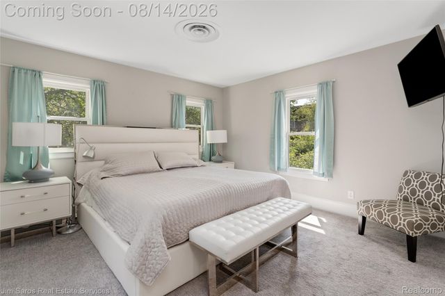 16845 Maumee Avenue, Grosse Pointe, MI 48230