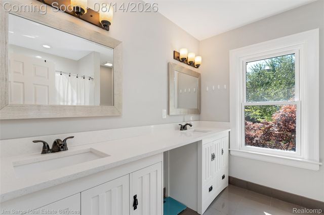 16845 Maumee Avenue, Grosse Pointe, MI 48230