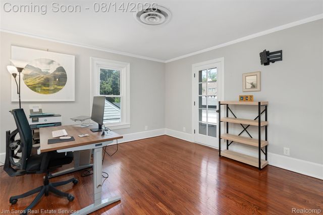 16845 Maumee Avenue, Grosse Pointe, MI 48230